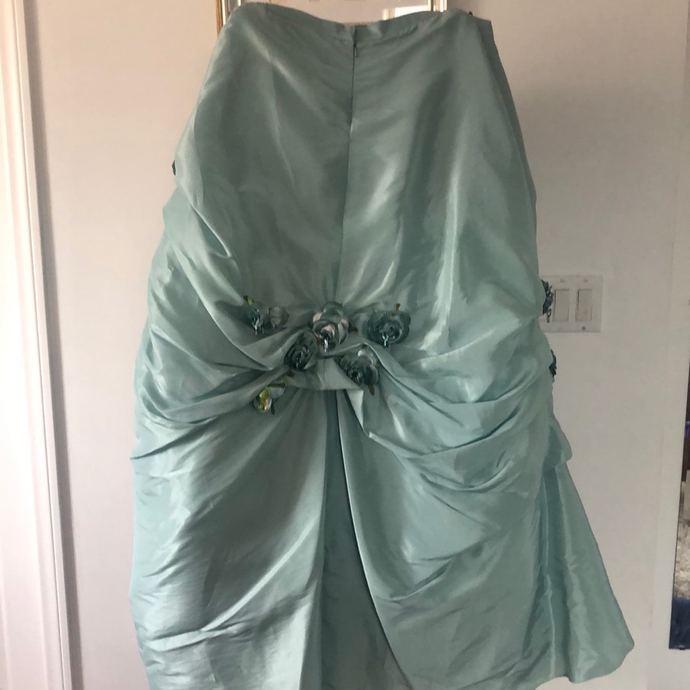 Mint crop too with blue beads & skirt